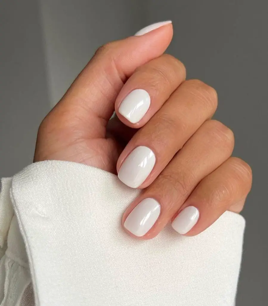 44 Captivating White Nail Designs to Elevate Your Manicure Game
